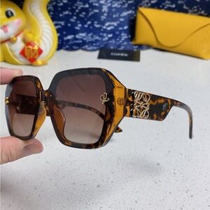 Loewe Tortoiseshell Sunglasses Brown Gradient Lens